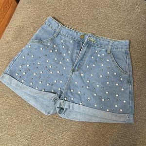 Pearl-studded denim jean shorts